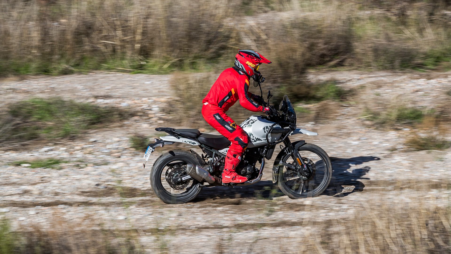 Royal Enfield Himalayan 450 2025 Acción