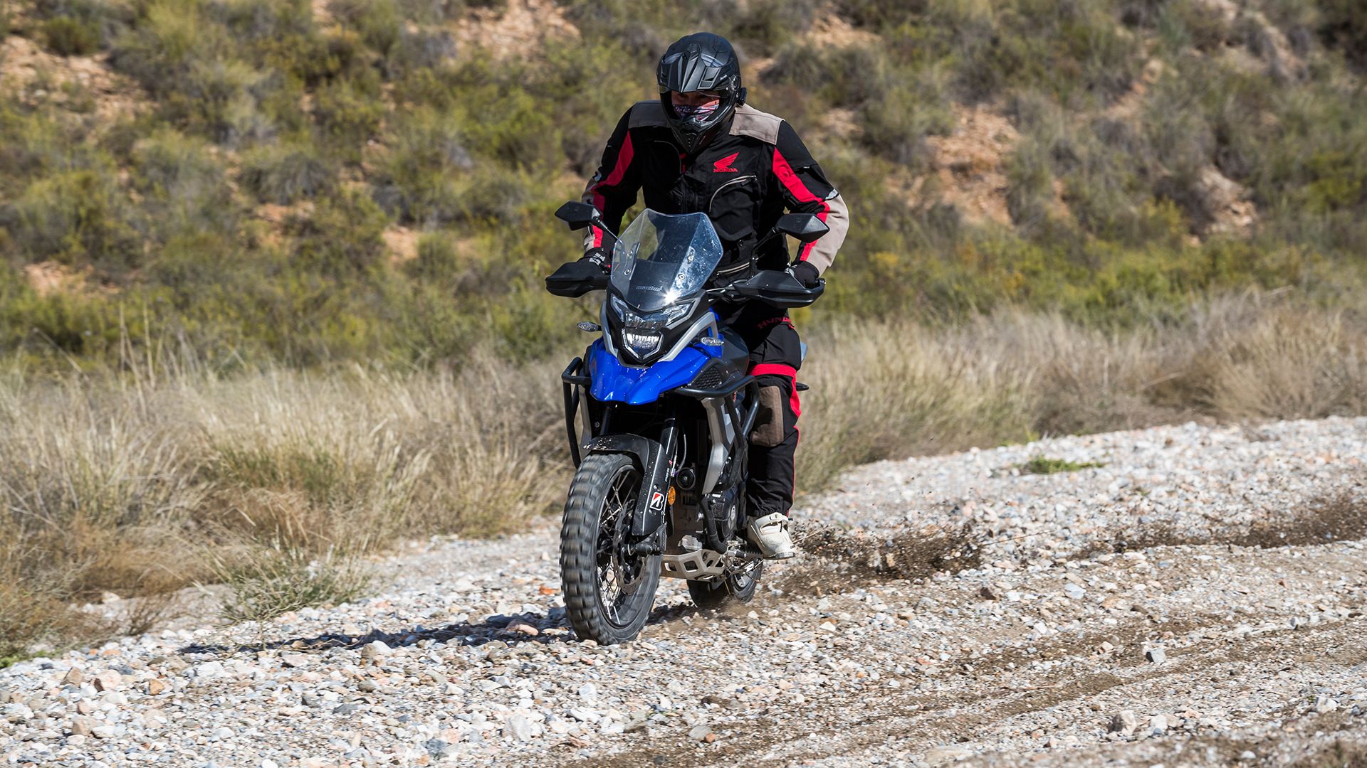 Macbor Montana XR5 510 2025 Acción