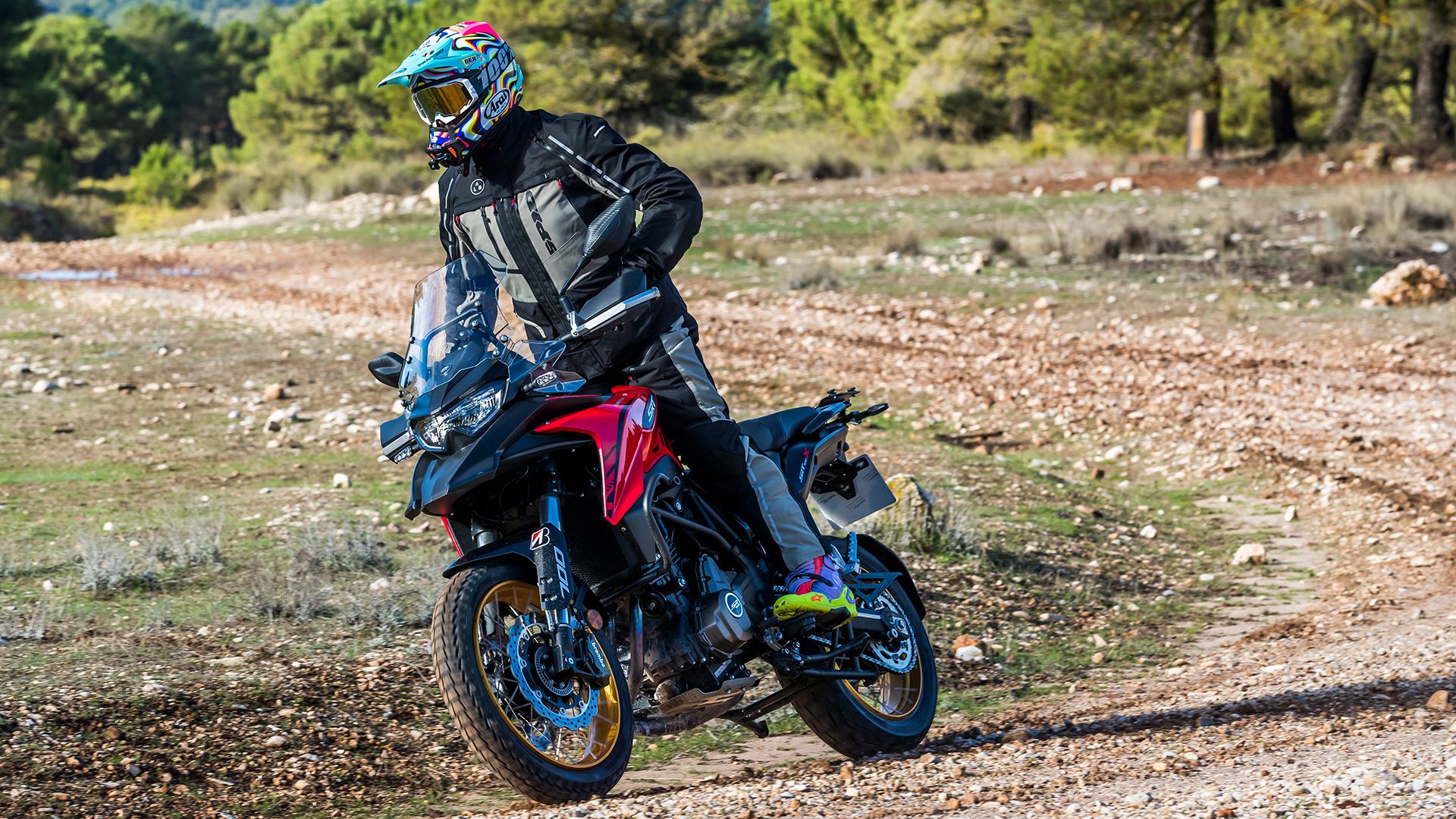 QJMotor SRT 700 SX 2025 Accion (3)