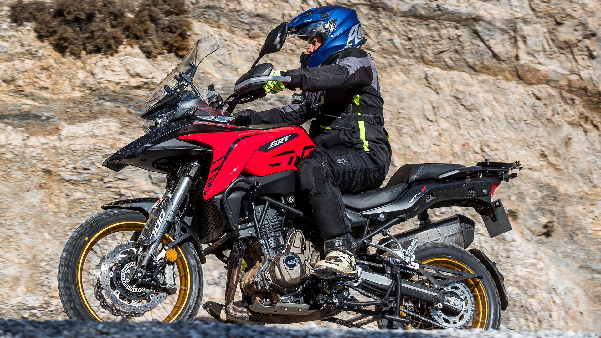 QJMotor SRT 700 SX 2025 Accion (7)