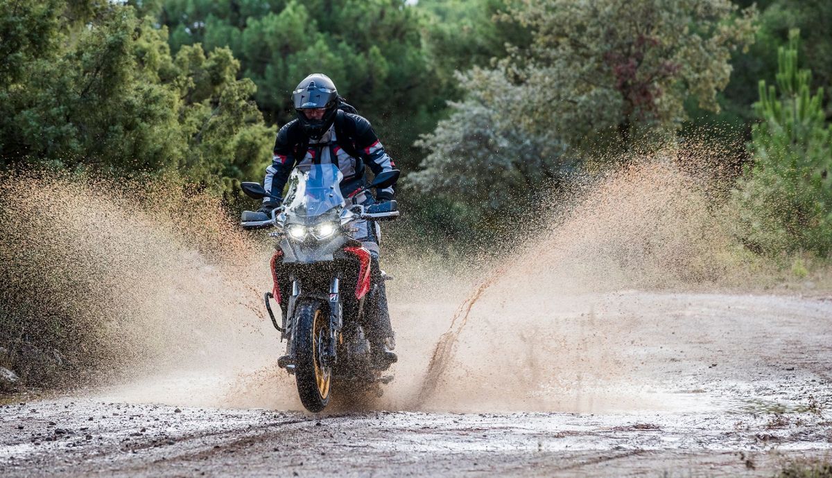 QJMotor SRT 700 SX 2025 Accion (11)