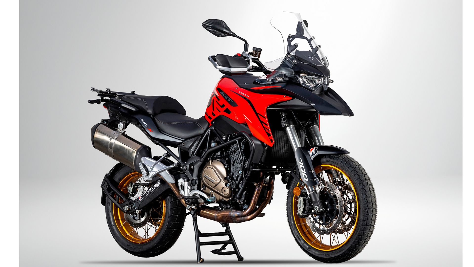 QJMOTOR SRT 700 SX  Detall 002