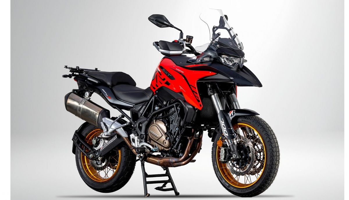 QJMOTOR SRT 700 SX  Detall 002