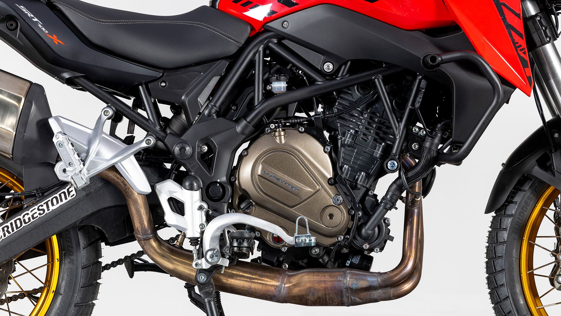 QJMOTOR SRT 700 SX  Detall 005