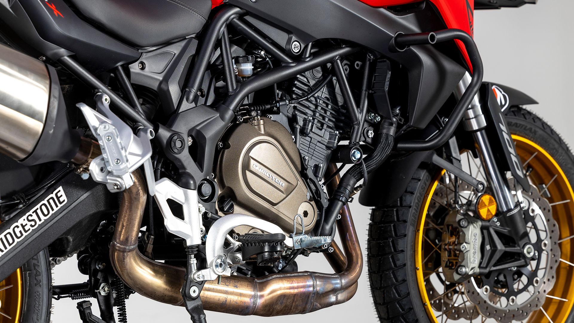 QJMOTOR SRT 700 SX  Detall 008