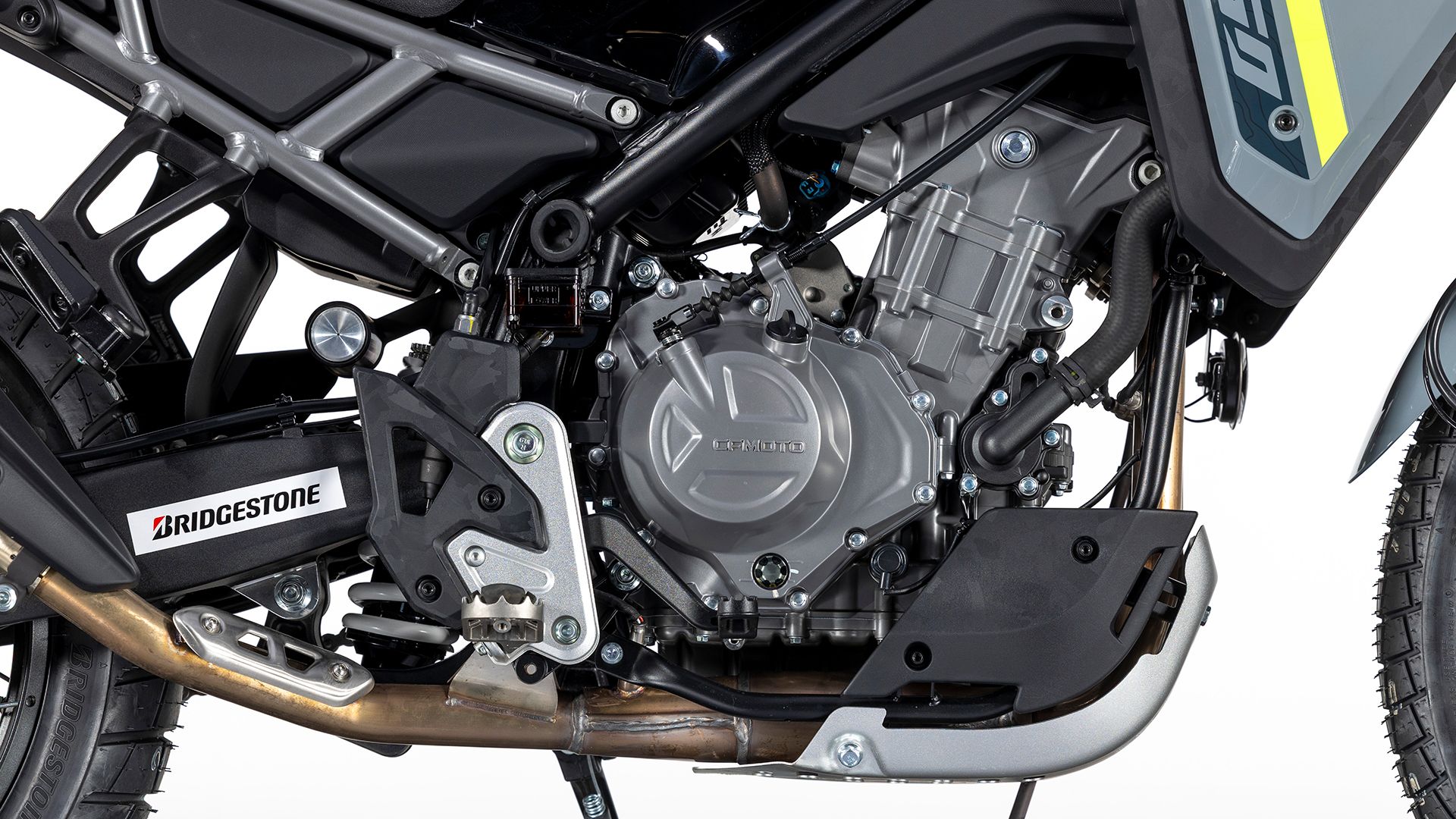 CF Moto 450MT 2025 Detalle