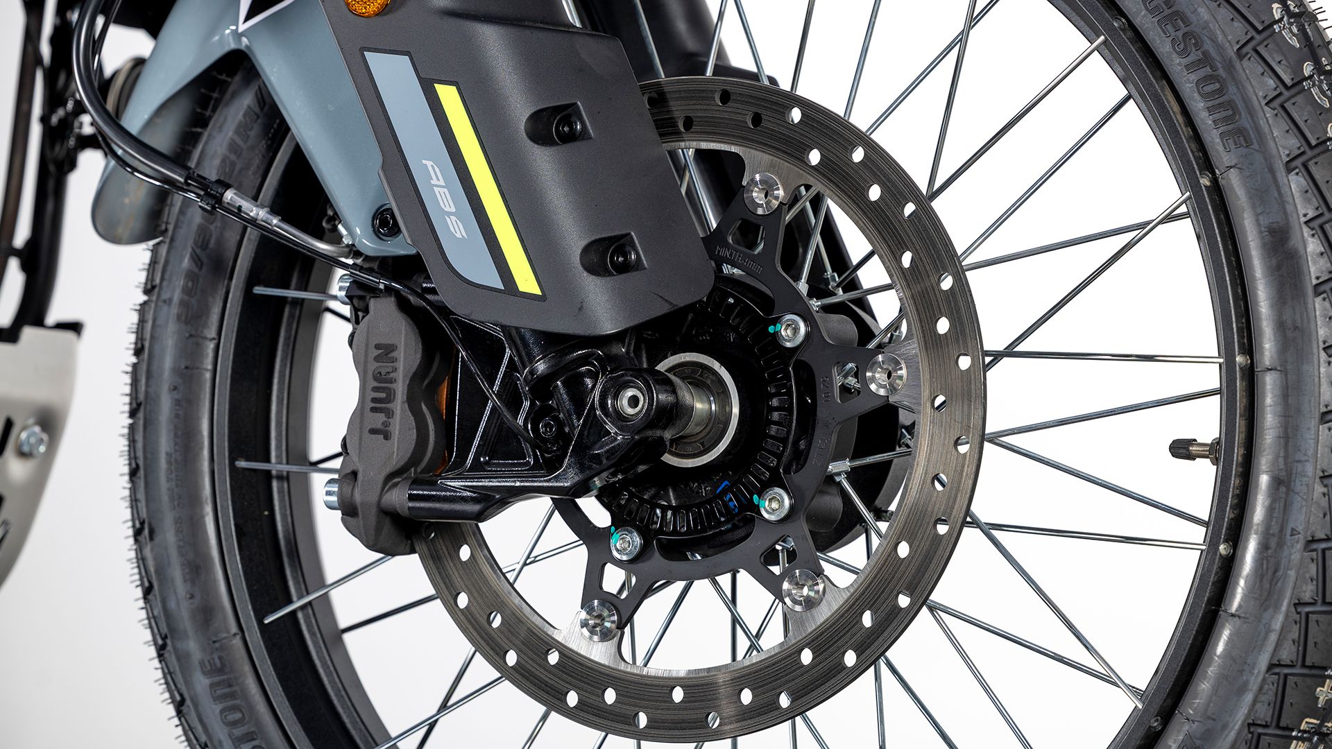 CF Moto 450MT 2025 Detalle
