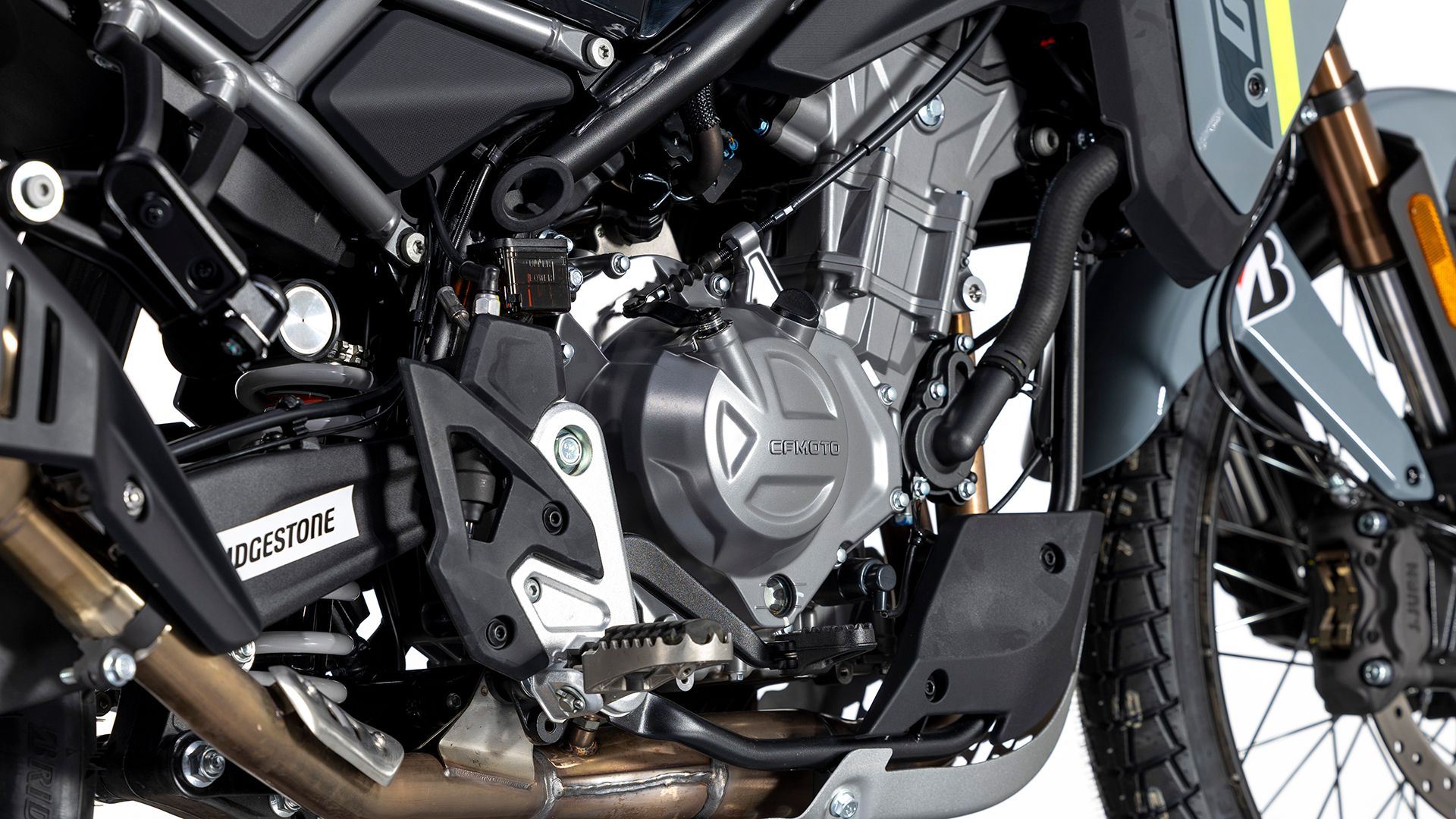 CF Moto 450MT 2025 Detalle
