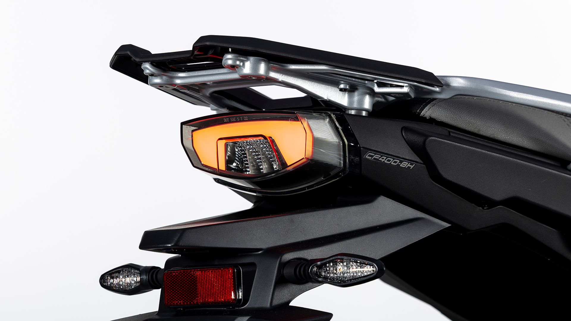 CF Moto 450MT 2025 Detalle