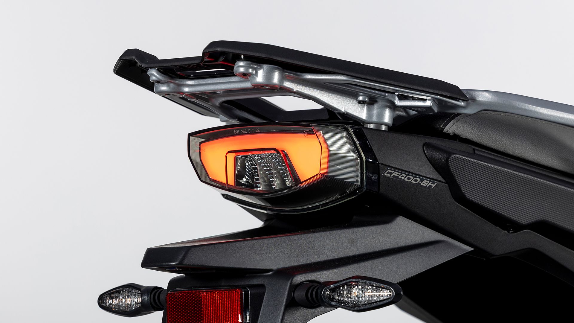 CF Moto 450MT 2025 Detalle