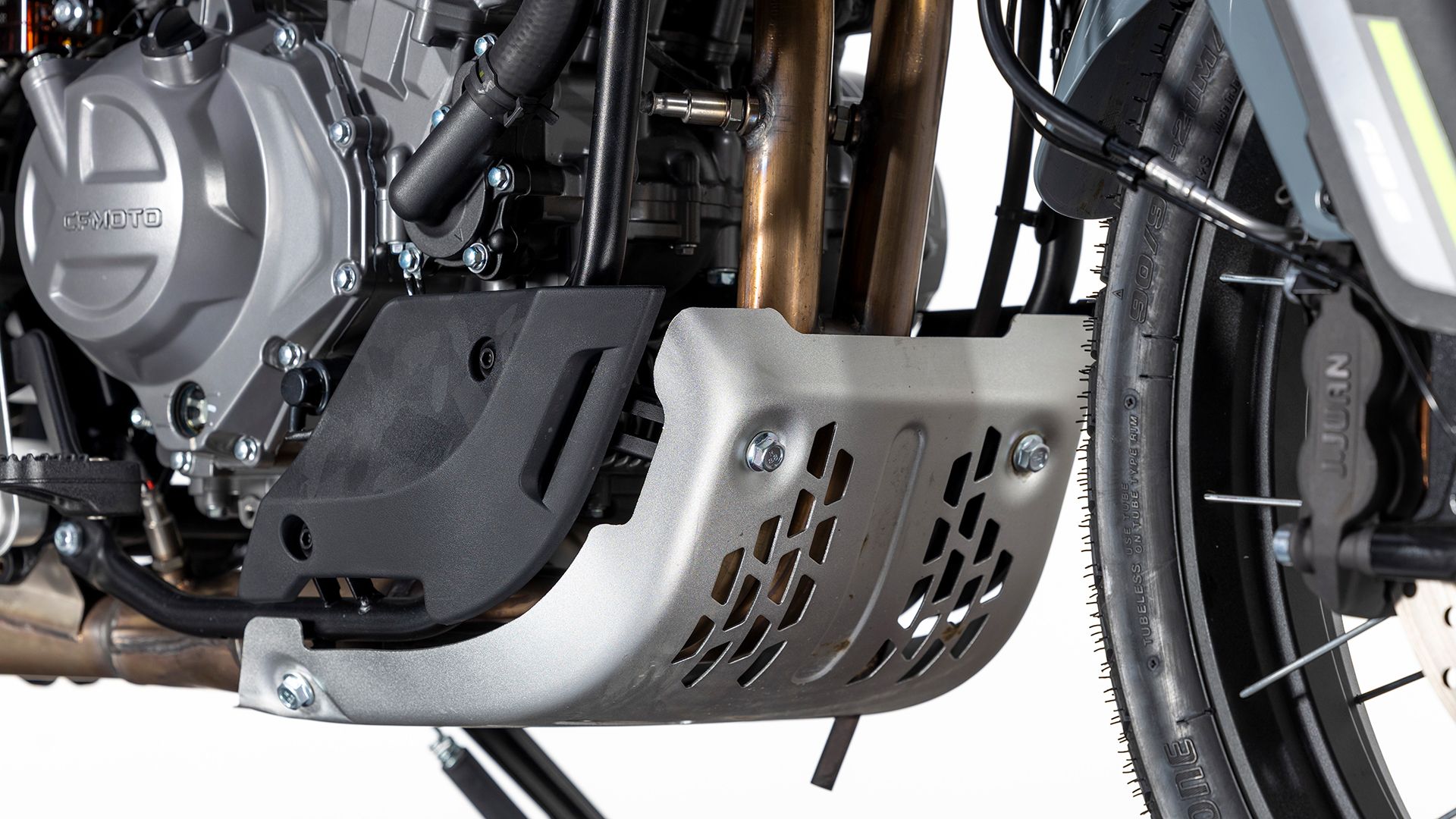 CF Moto 450MT 2025 Detalle