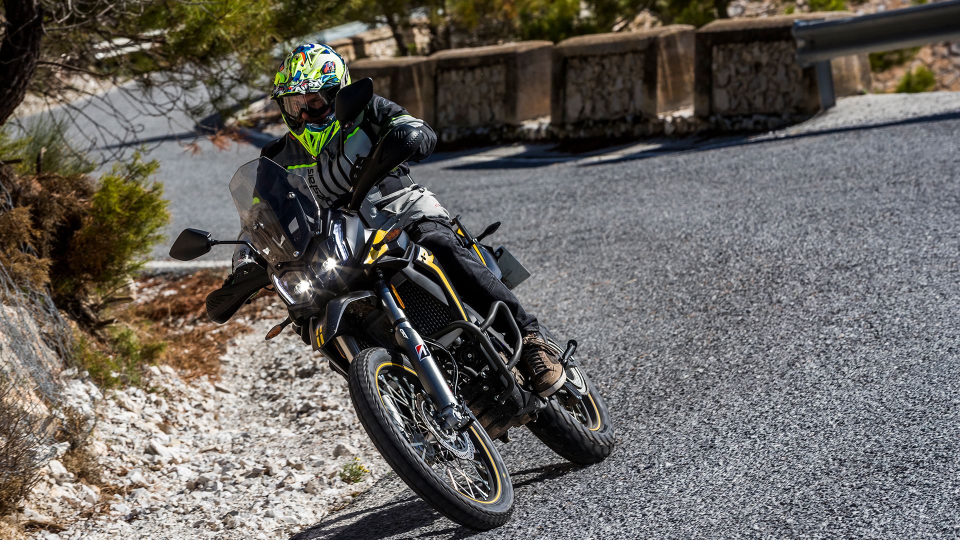 Voge 300 Rally 2025 Acción