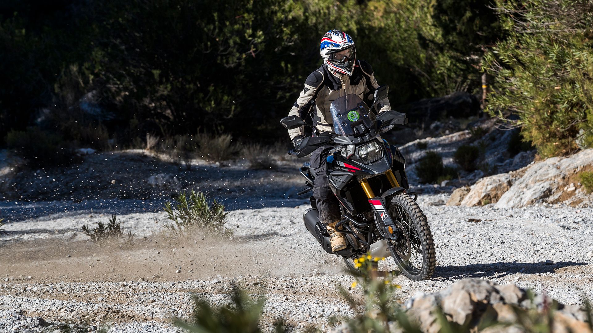 Suzuki V Strom 1050DE 2025 Accion (12)