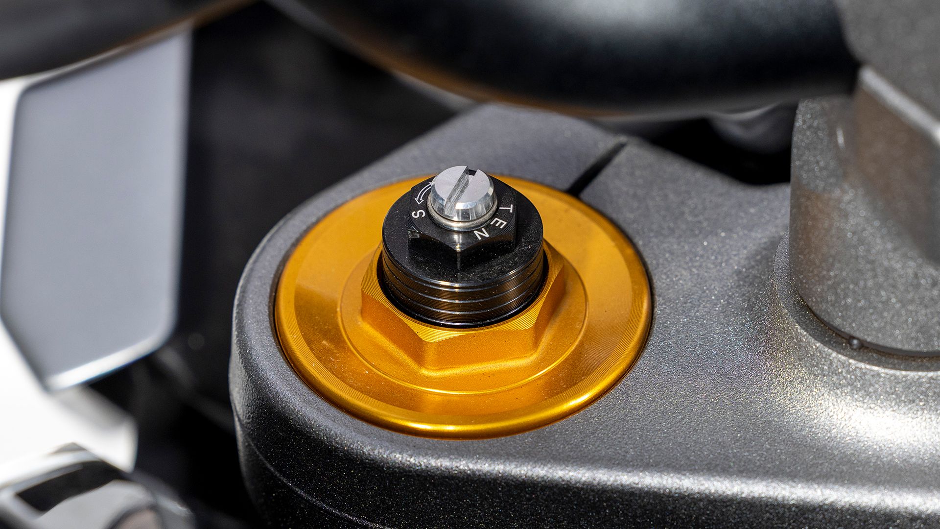 SUZUKI V STROM 1050 DE Detall 025