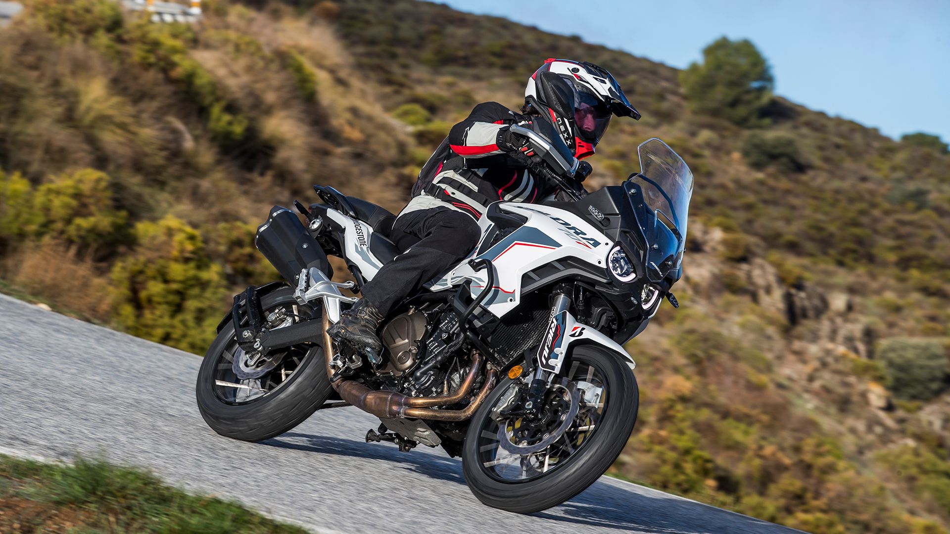 Rieju Xplora 707 2025 Accion (1)