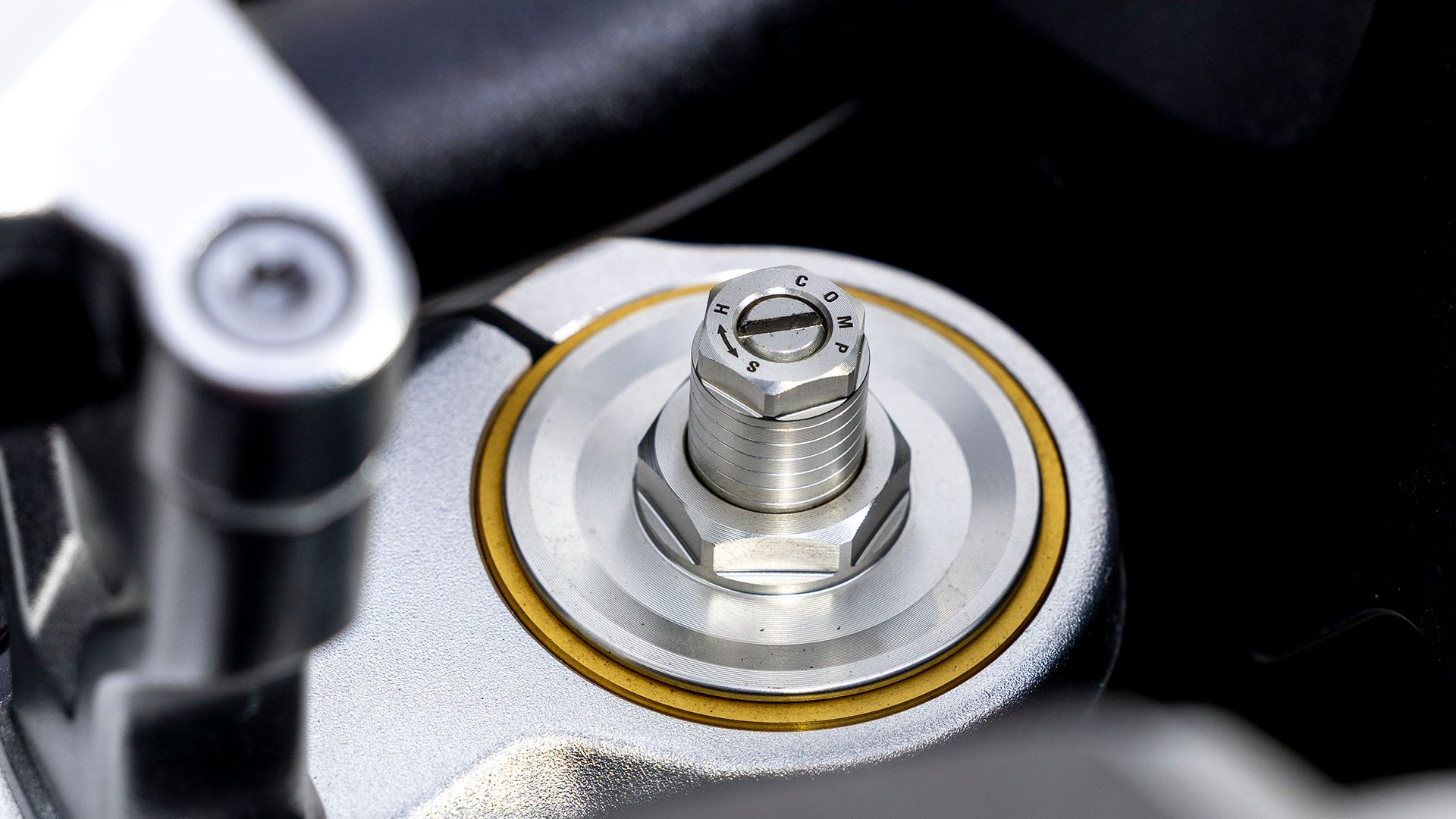 VOGE 625 DSX Detall 028