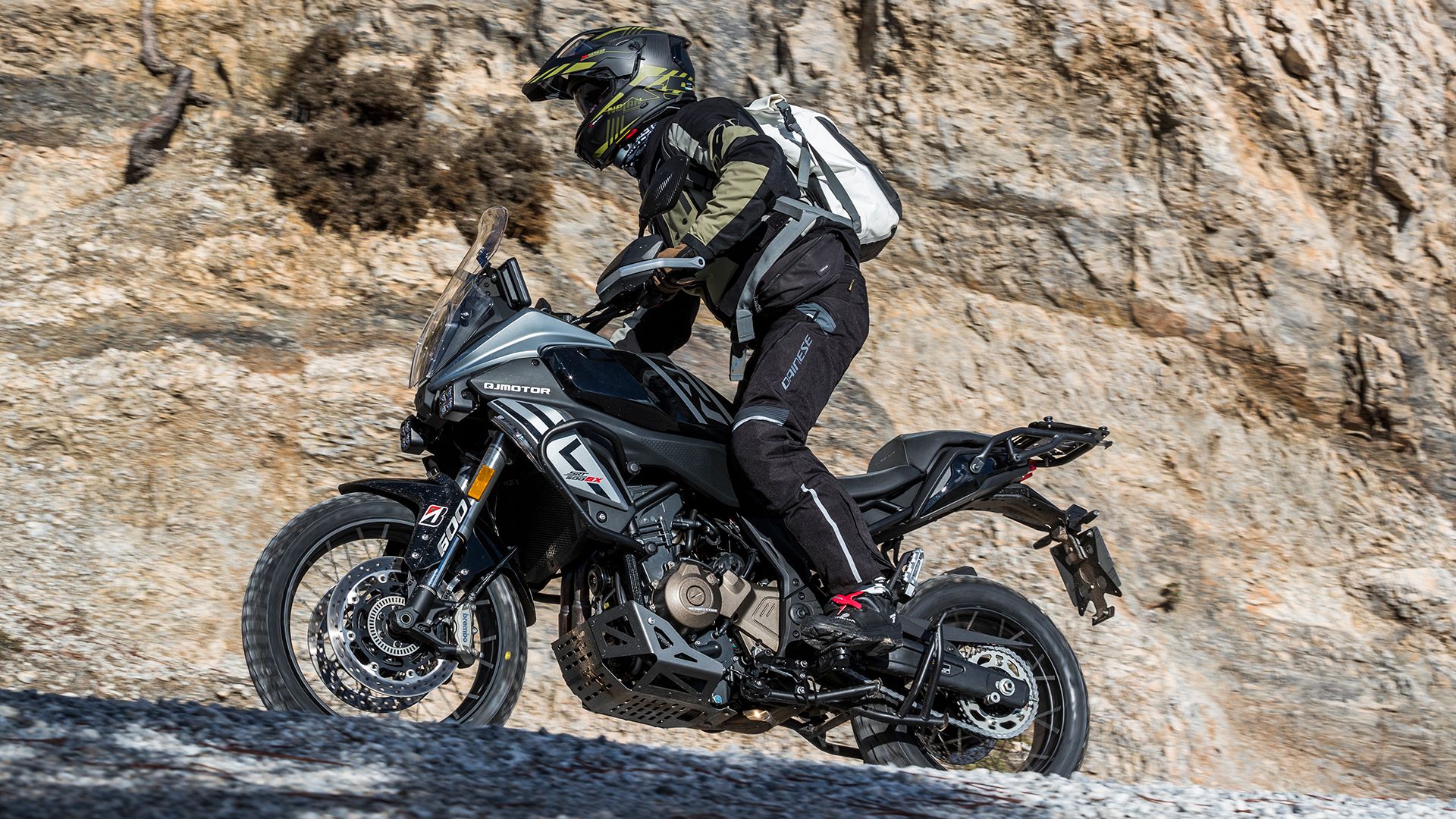 QJMotor SRT 600 SX 2025 Accion (7)