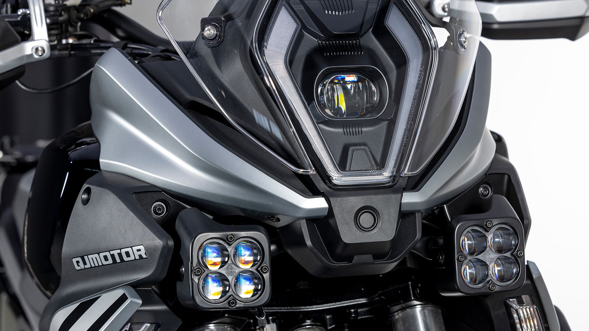 QJMOTOR SRT 600 SX Detall 014