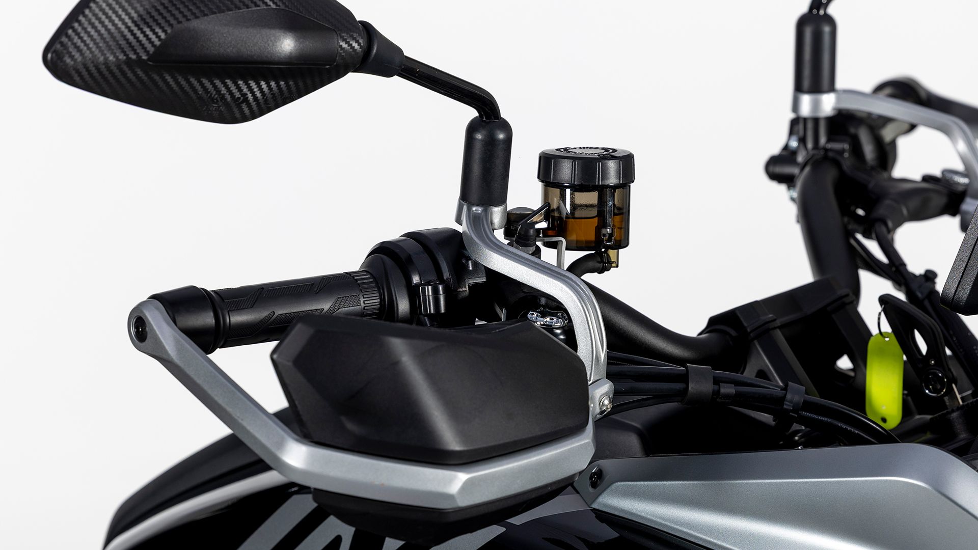 QJMOTOR SRT 600 SX Detall 018