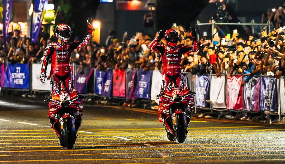 Pecco Bagnaia y Marc Márquez en la presentación de MotoGP 2026 en Kuala Lumpur