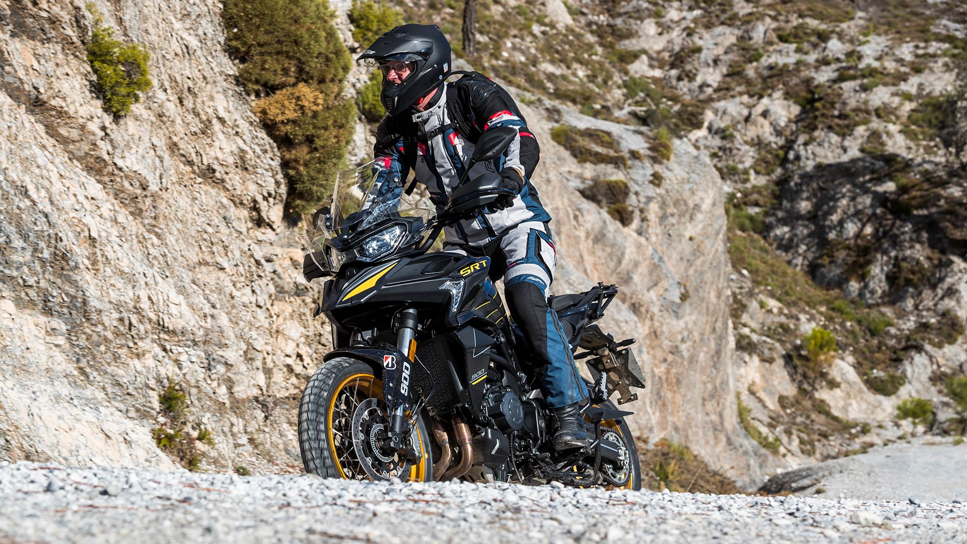 QJMotor SRT 900 SX 2025 Accion (6)