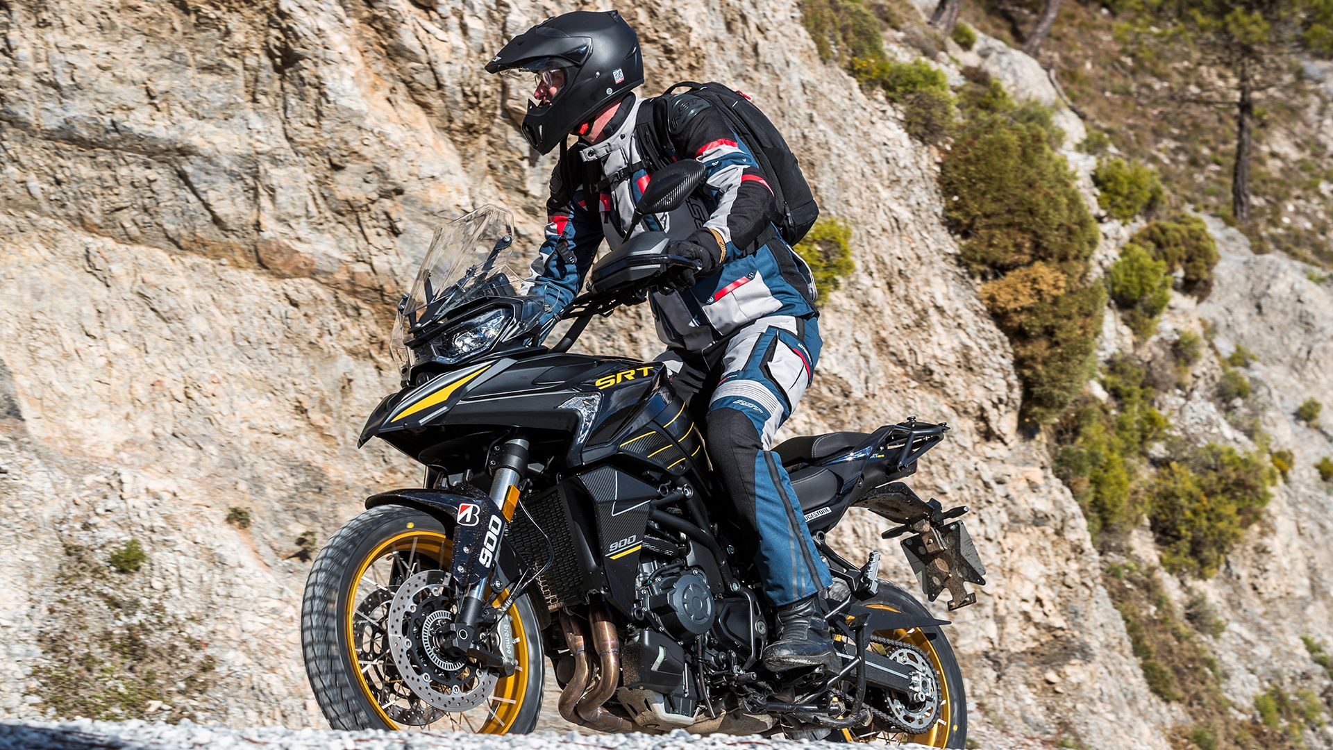 QJMotor SRT 900 SX 2025 Accion (7)