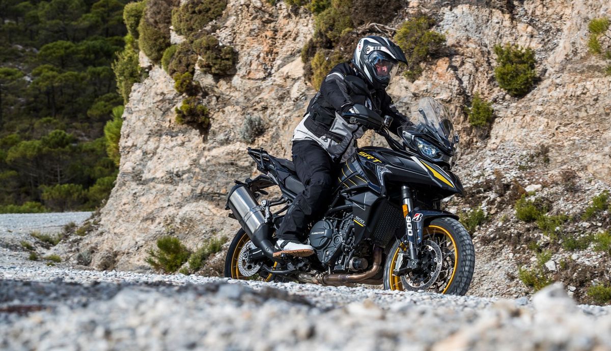 QJMotor SRT 900 SX 2025 Accion (9)