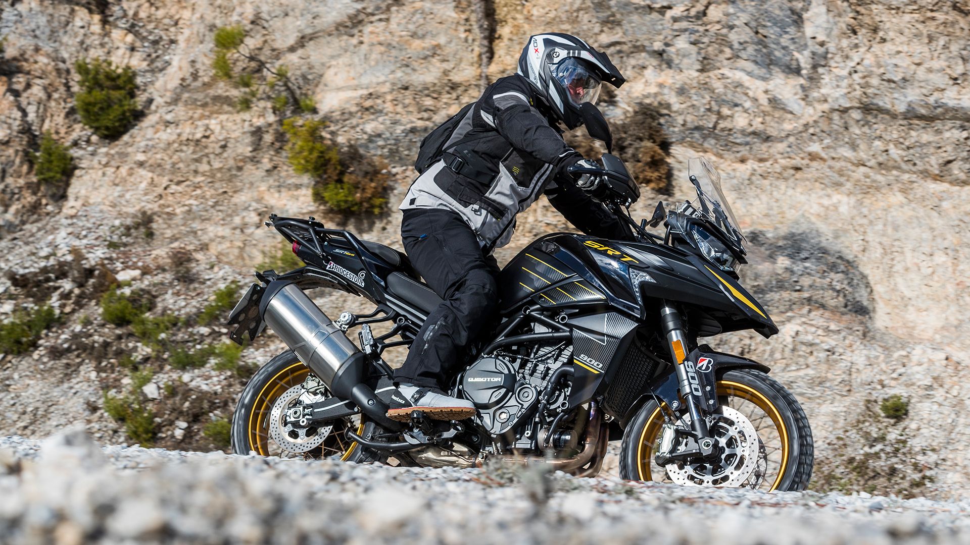 QJMotor SRT 900 SX 2025 Accion (10)