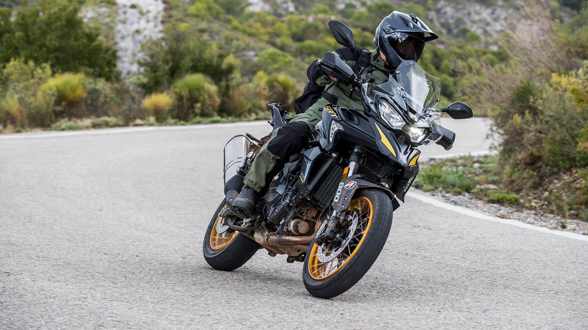 QJMotor SRT 900 SX 2025 Accion (14)