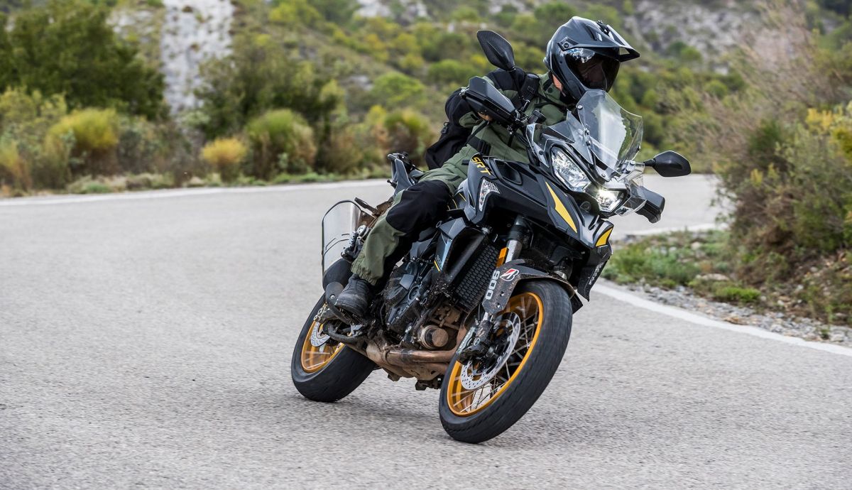 QJMotor SRT 900 SX 2025 Accion (14)