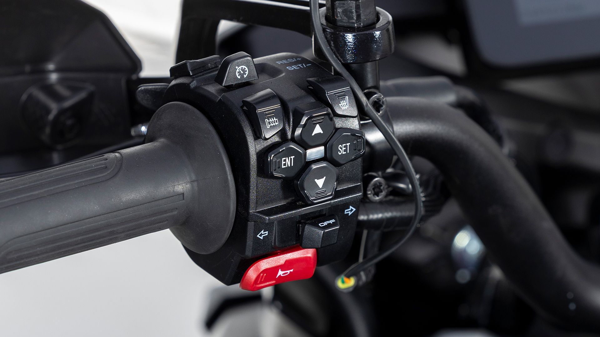 QJMOTOR SRT 900 SX Detall 027