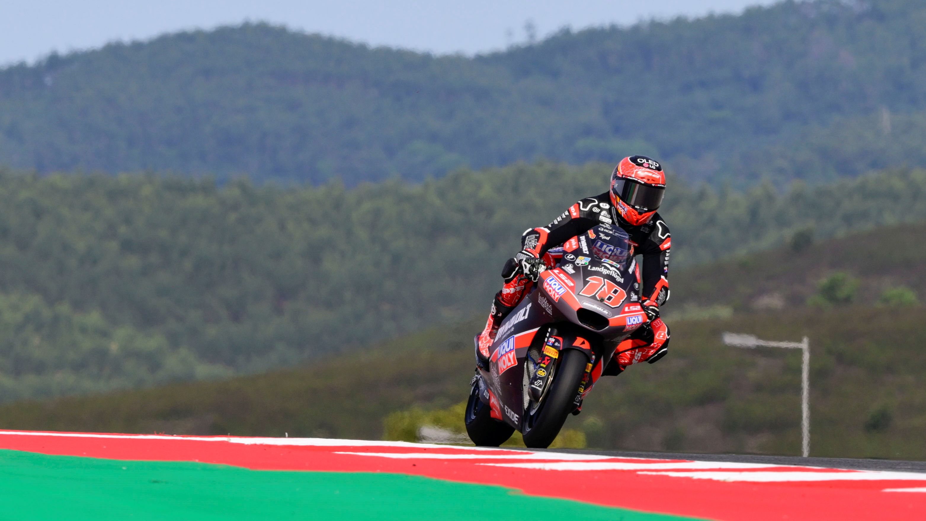 Manu González en Portimao