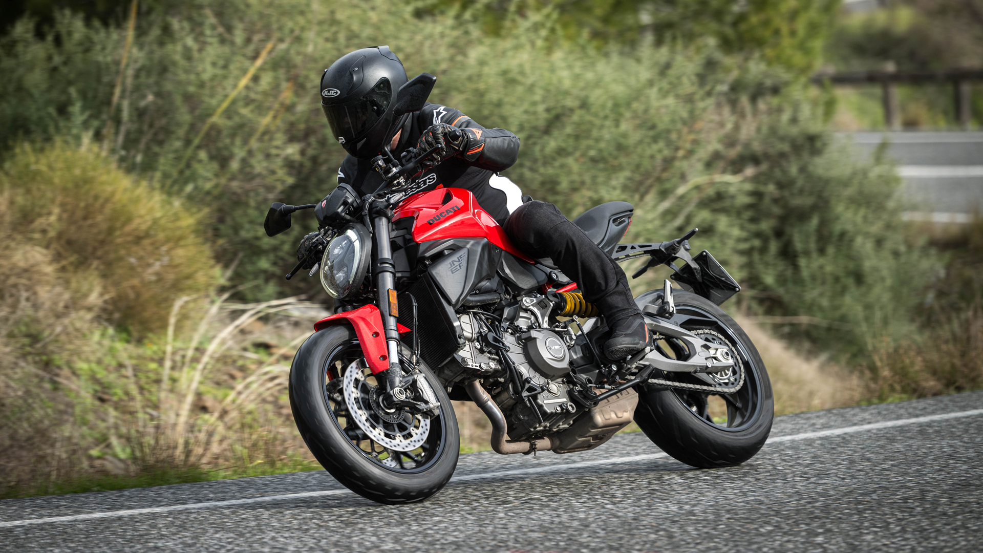 Ducati Monster 2026 Accion (12)