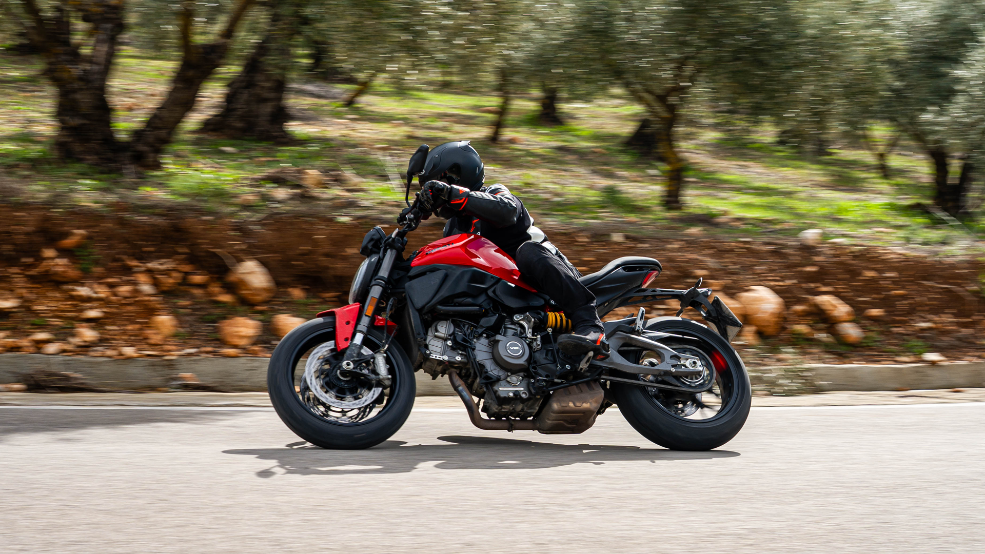 Ducati Monster 2026 Accion (73)