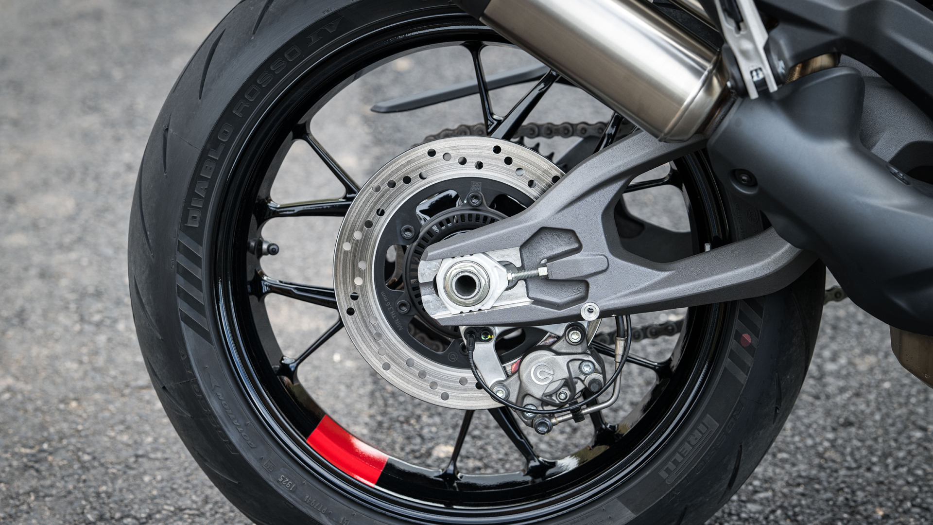 Ducati Monster 2026 Detalles (1)