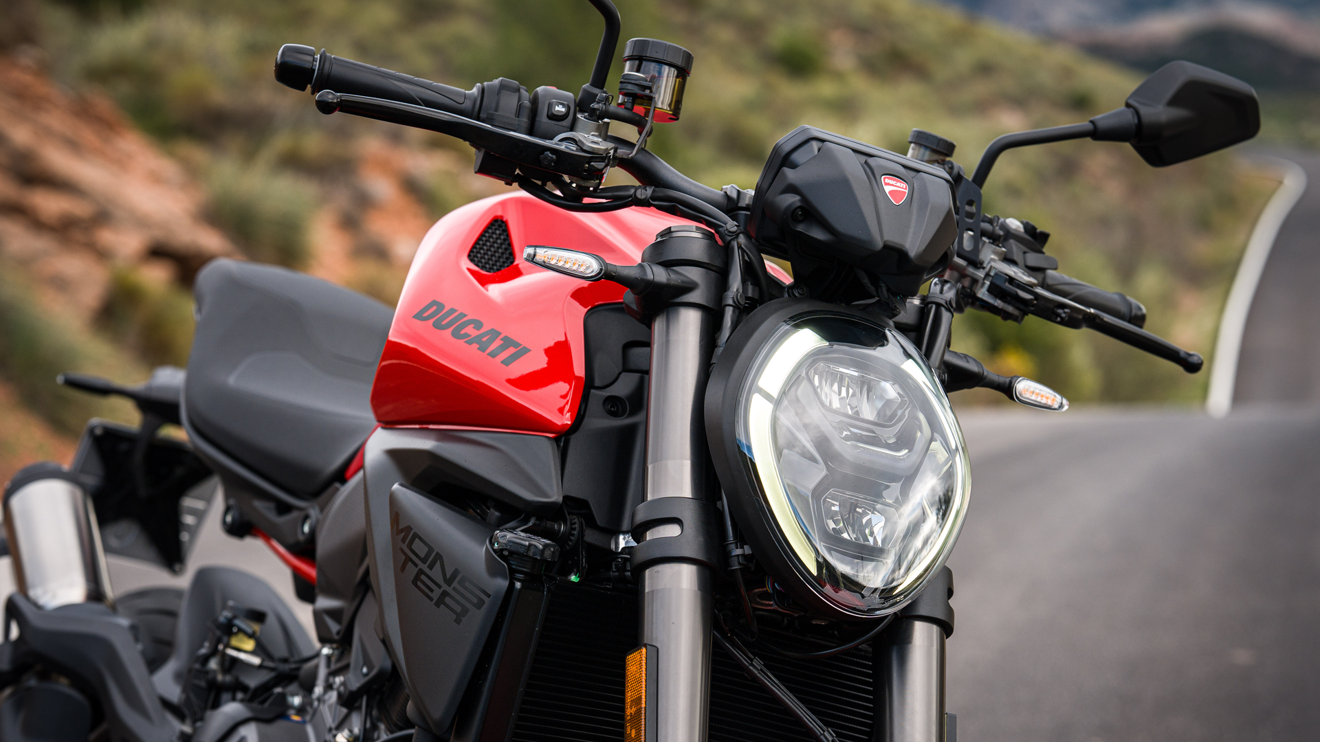 Ducati Monster 2026 Detalles (9)
