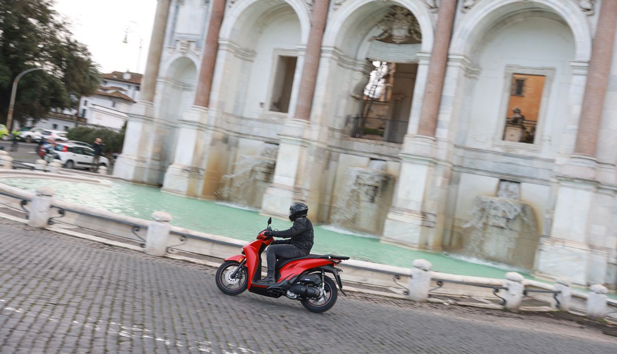 Honda Sh125i accion jpg (3)