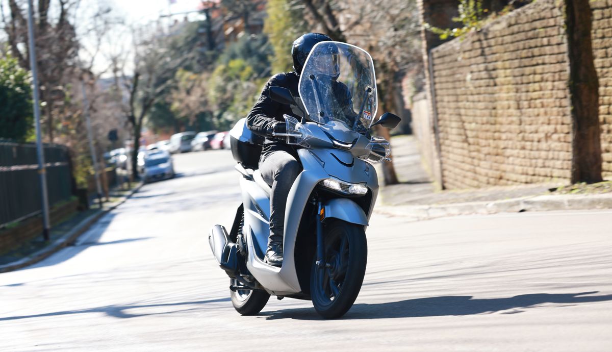 Honda Sh125i accion jpg (30)