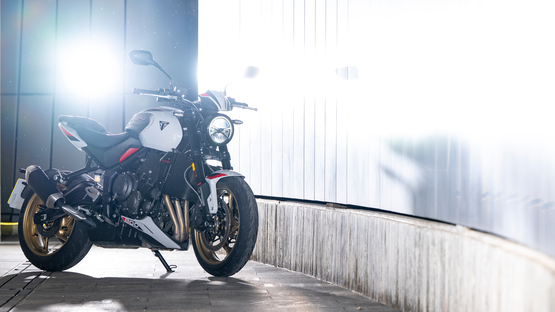 Triumph Trident 800 statics006