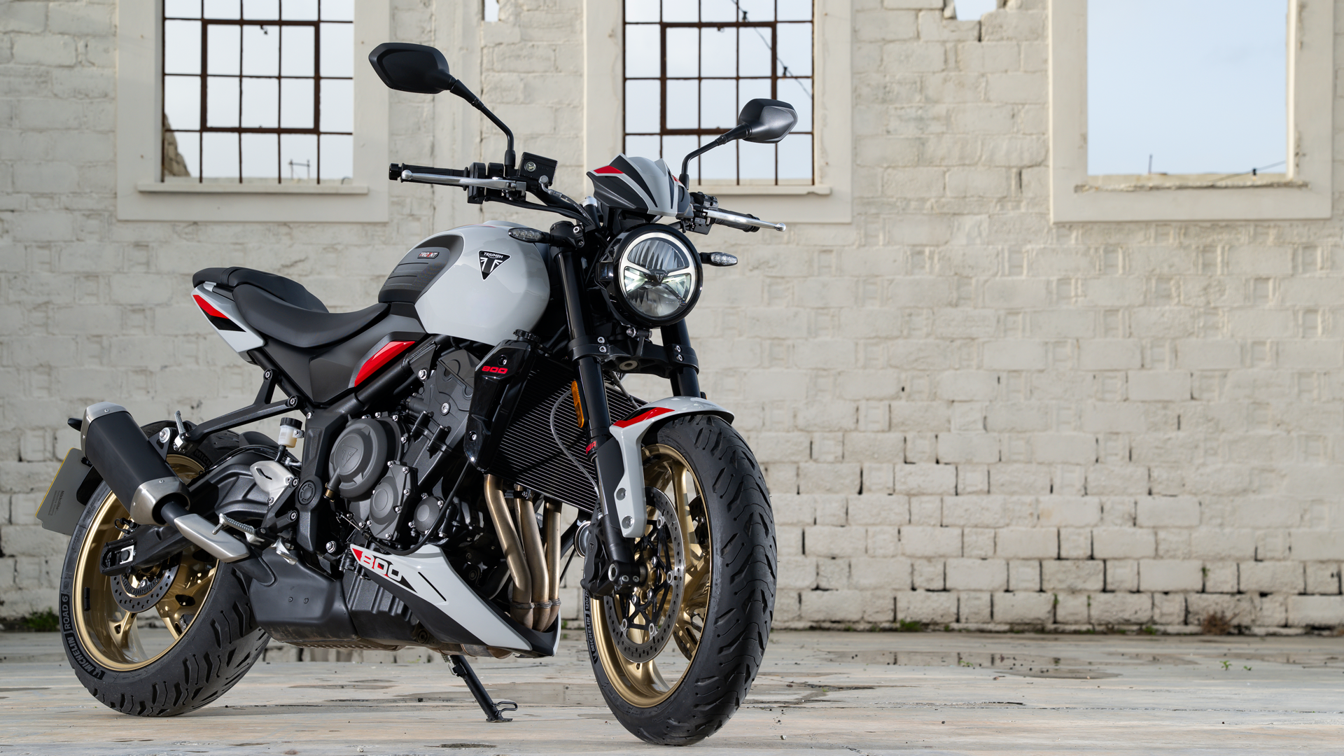 Triumph Trident 800 statics021