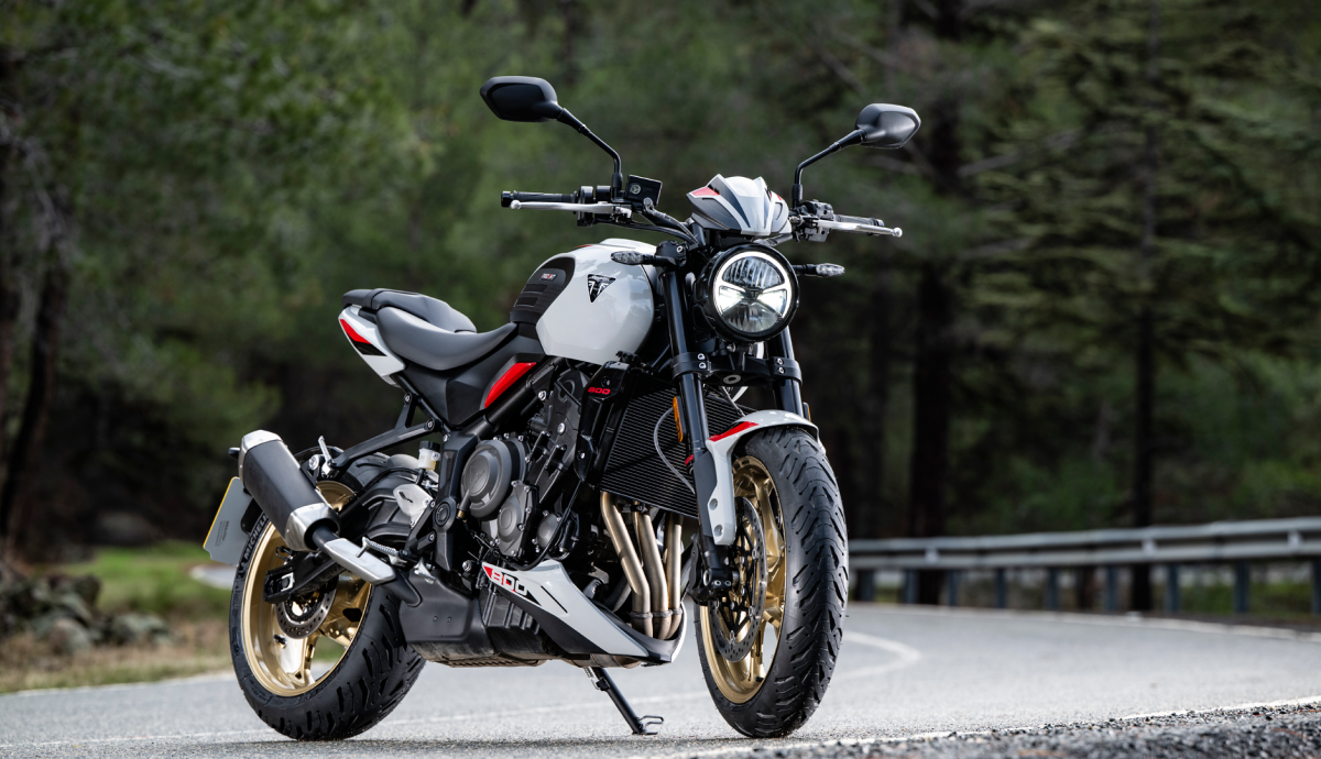 Triumph Trident 800 statics012