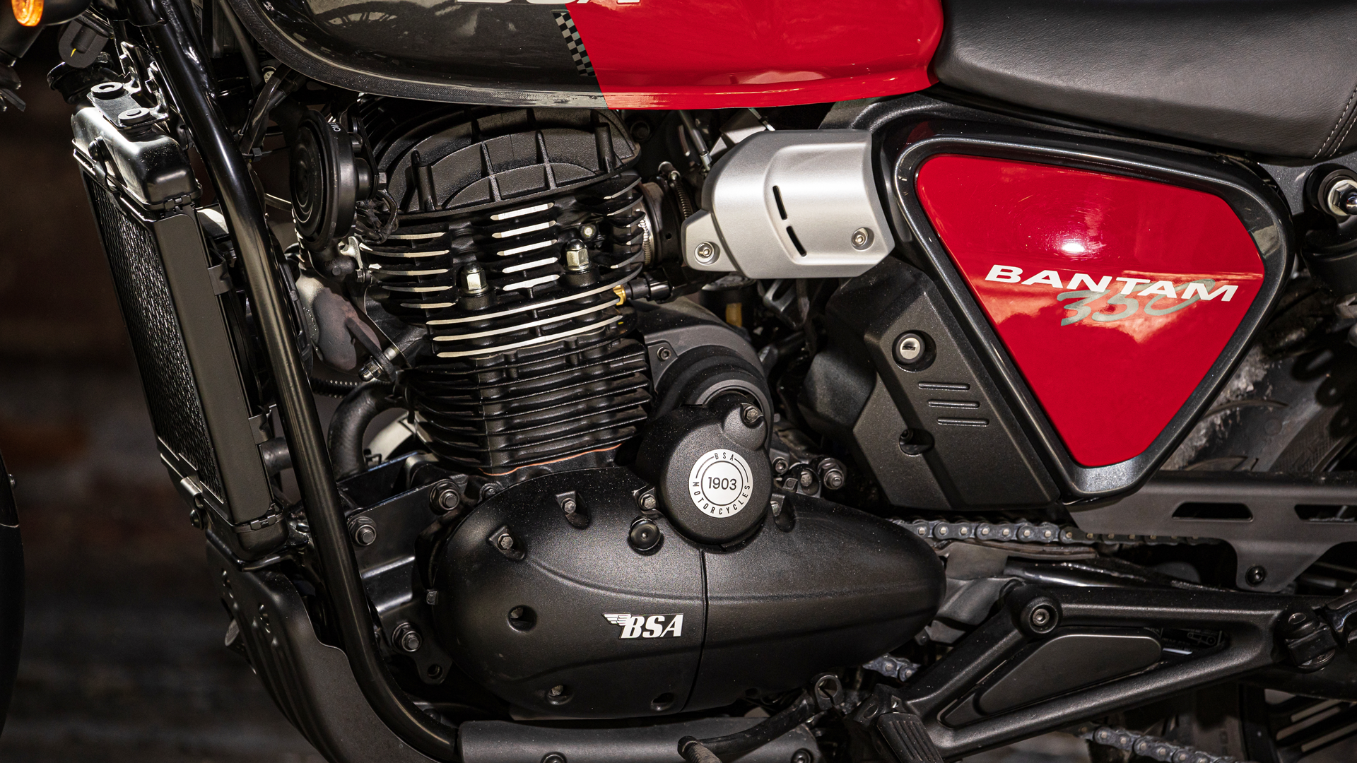 BSA Bantam 350 2026 Detalles (1)