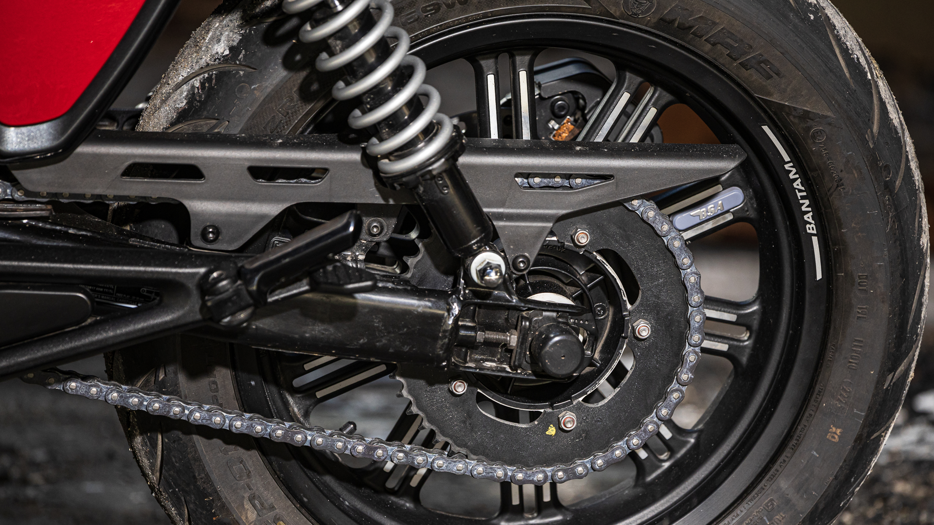 BSA Bantam 350 2026 Detalles (2)