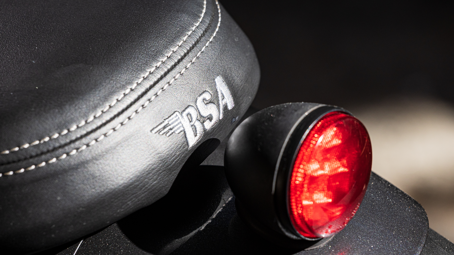 BSA Bantam 350 2026 Detalles (14)