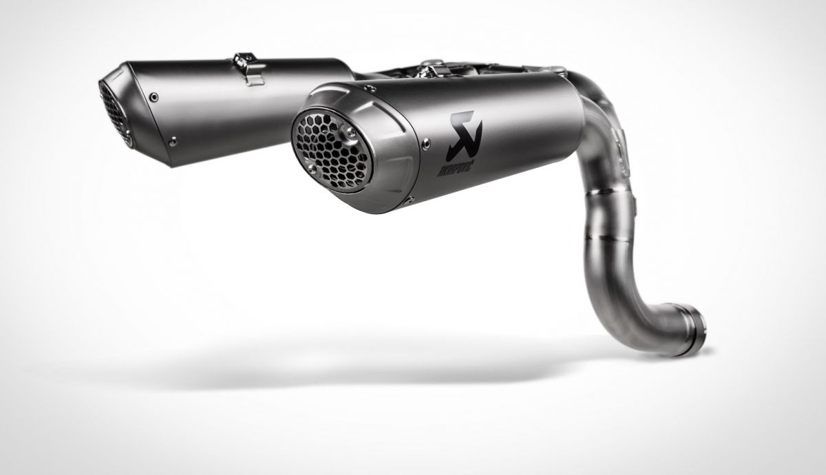 Akrapovic Slip On Ducati Panigale V2 (2)