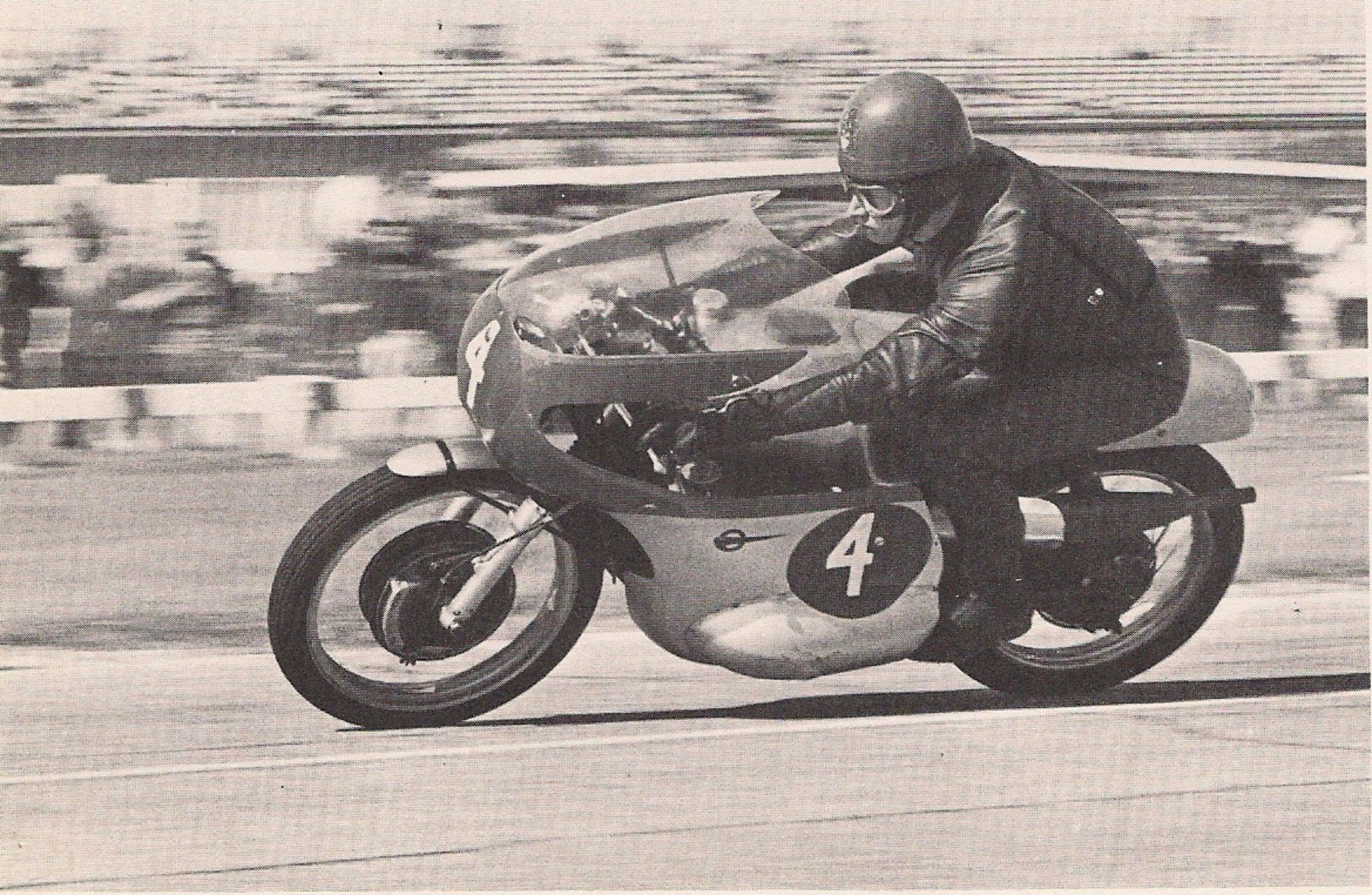 Alan Shepherd con la MZ 250 en Daytona.