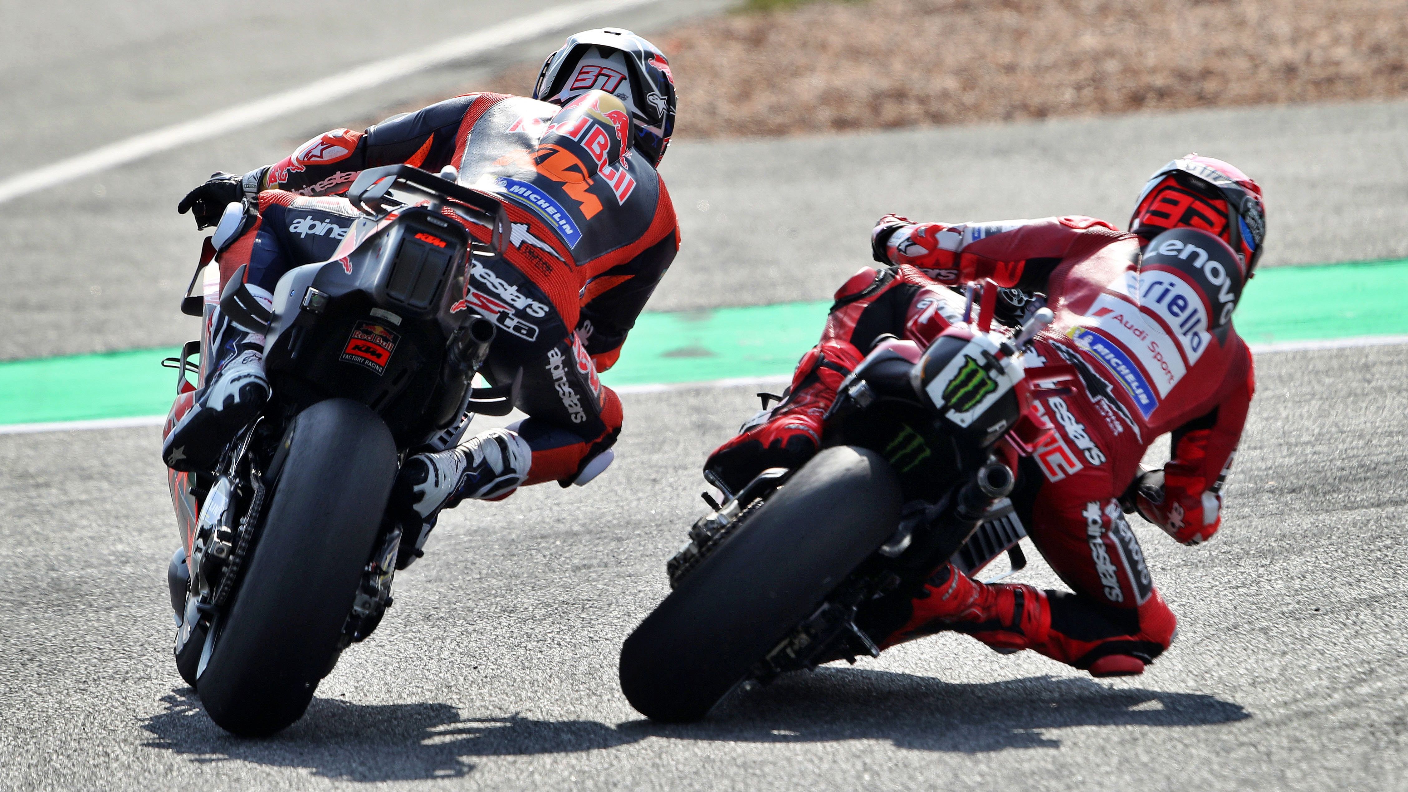 El adelantamiento de Marc Márquez a Pedro Acosta que le ha costado la sanción