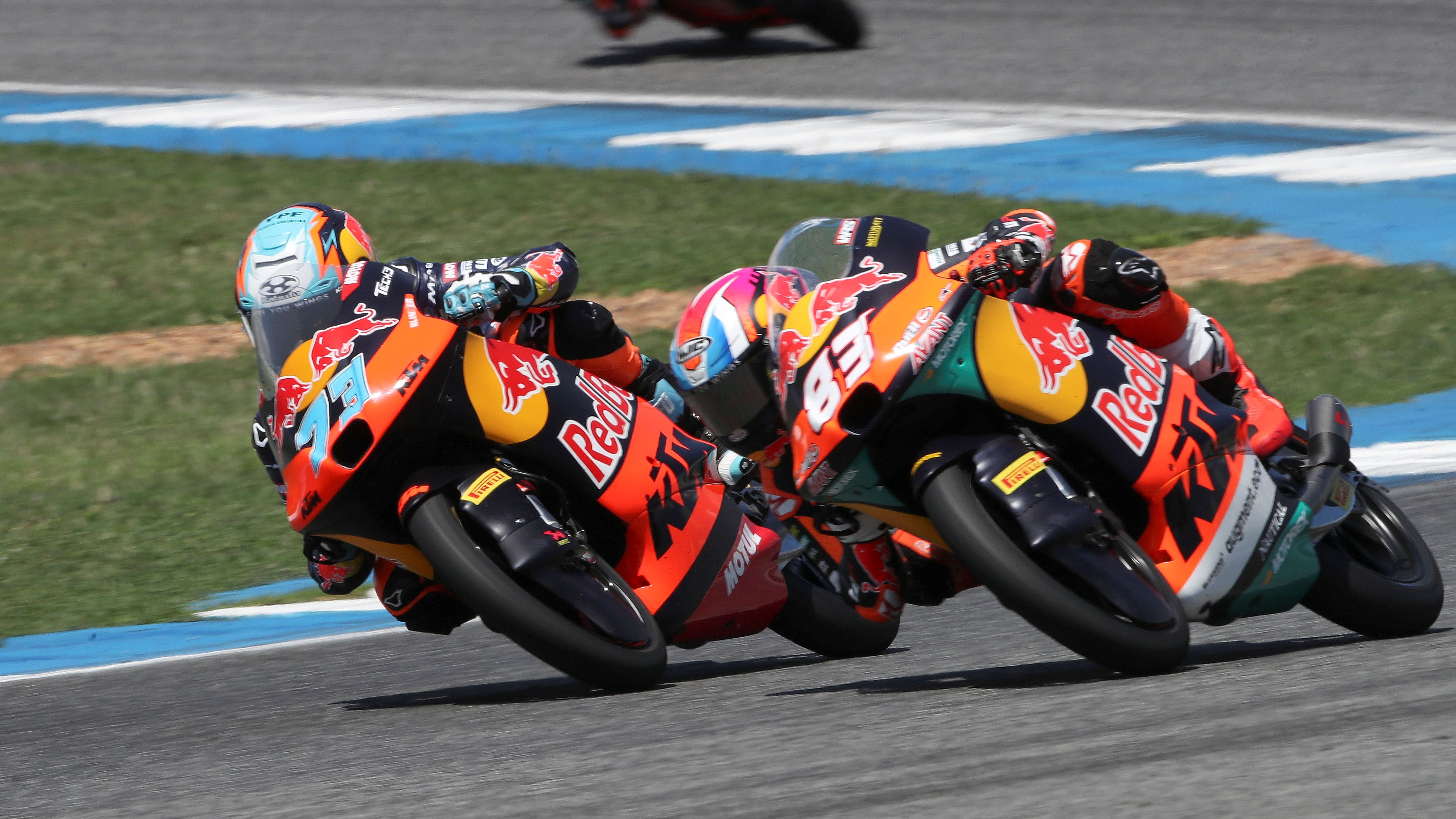 Valentín Perrone pasa a Álvaro Carpe, Moto3 Tailandia 2026