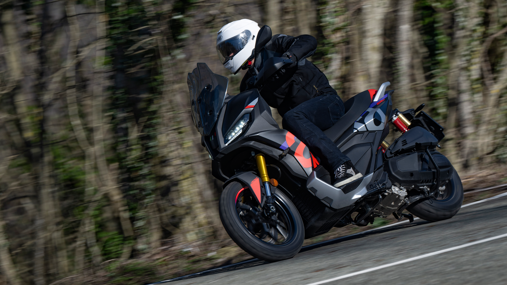 Aprilia SR GT 400 2025 Accion (7)