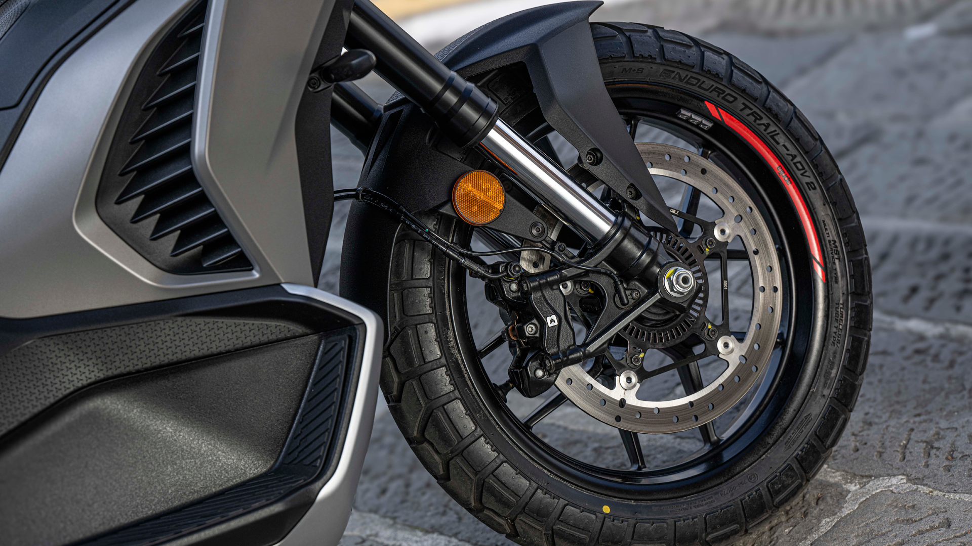 Aprilia SR GT 400 2026 Detalles (12)